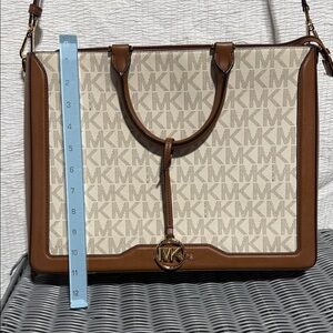 Michael Kors Tan and Brown Signature Tote nwot